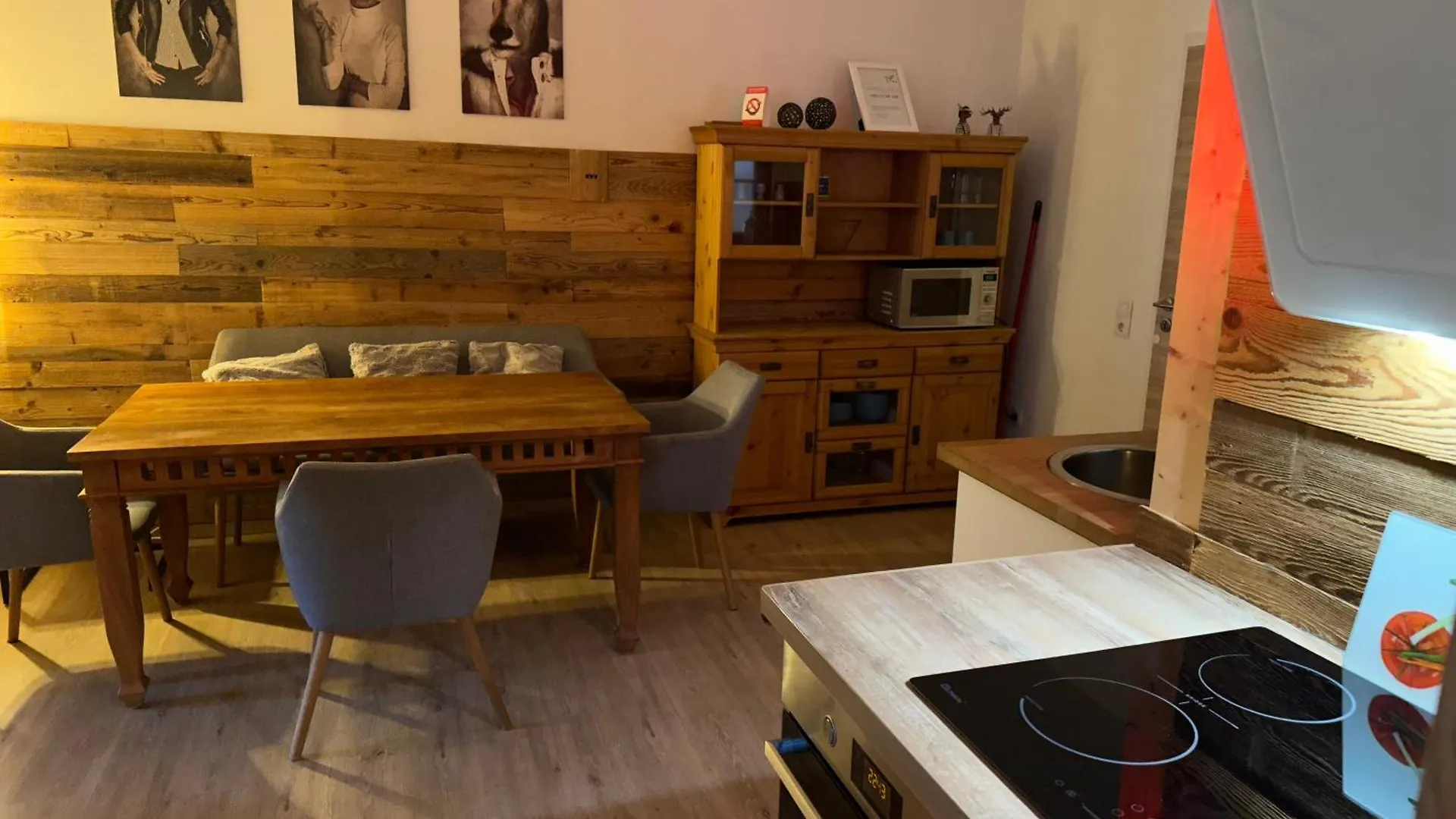 Apartment Ferienwohnungen Schweizerhaus Dresden