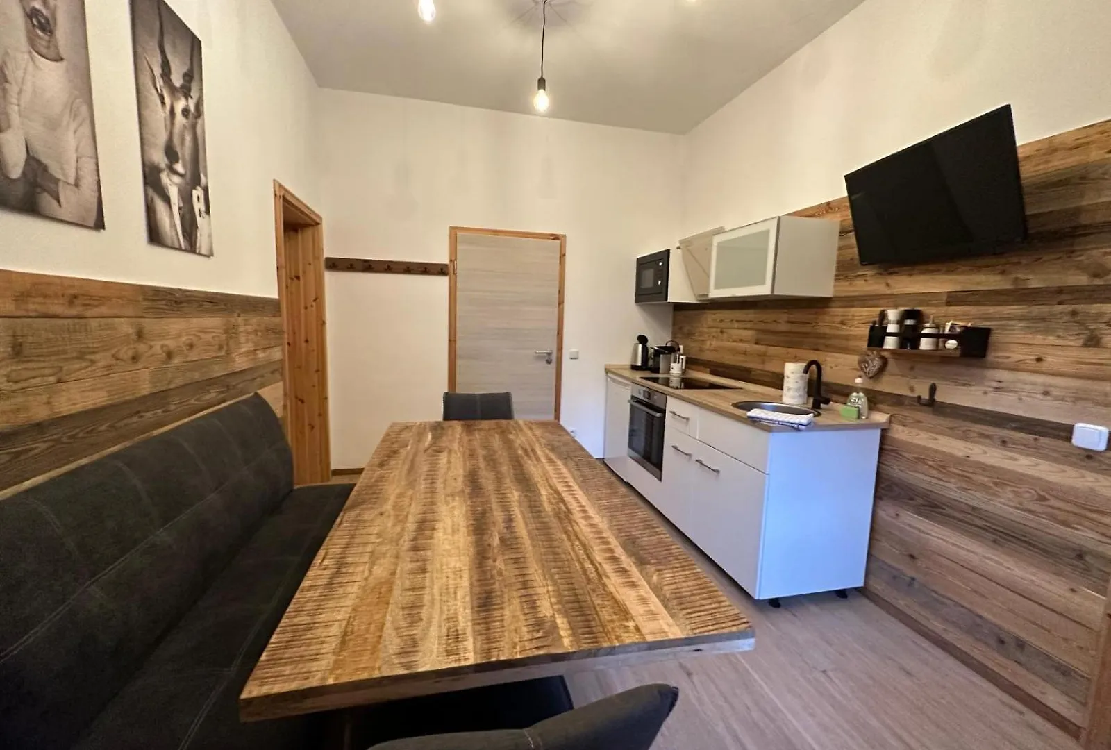 شقة Ferienwohnungen Schweizerhaus دريسدن